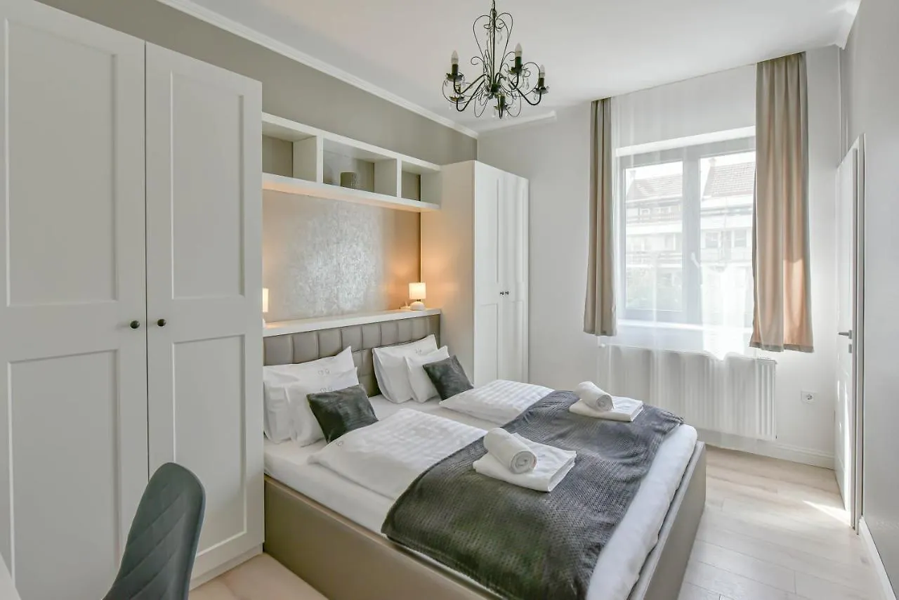 Villa Garden Eger Apartment