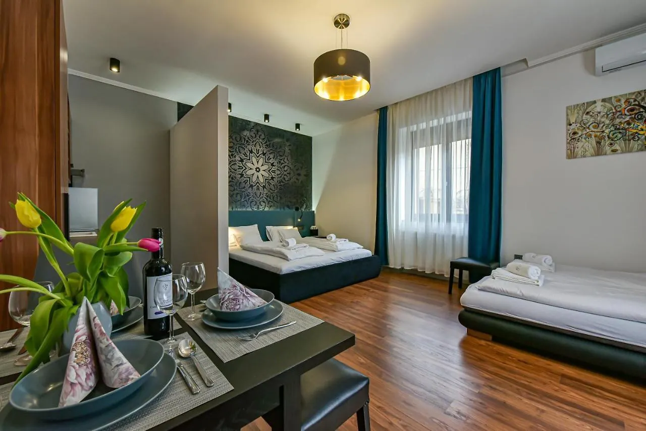 Villa Garden Eger 0*,