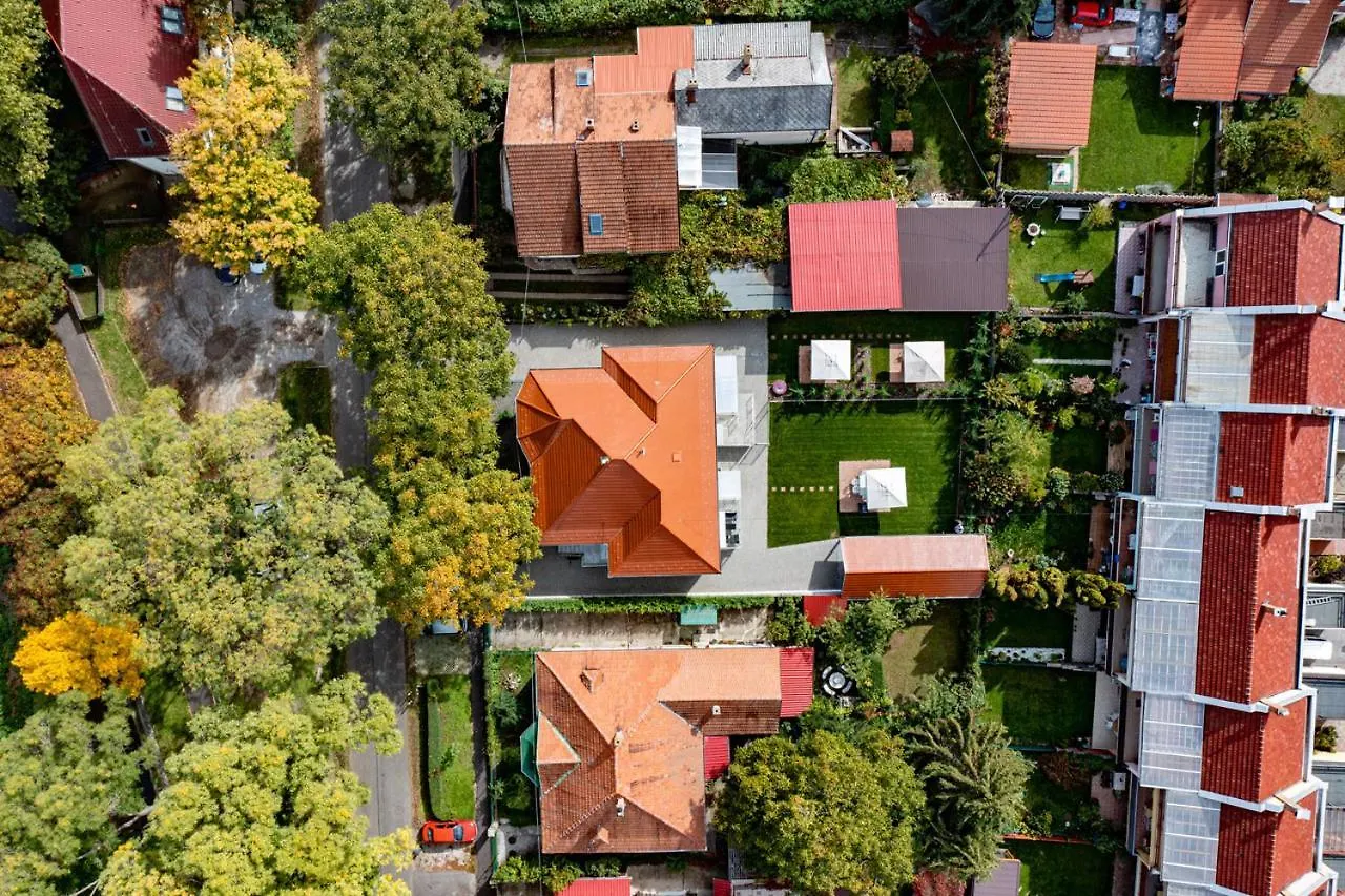Villa Garden Eger Apartment
